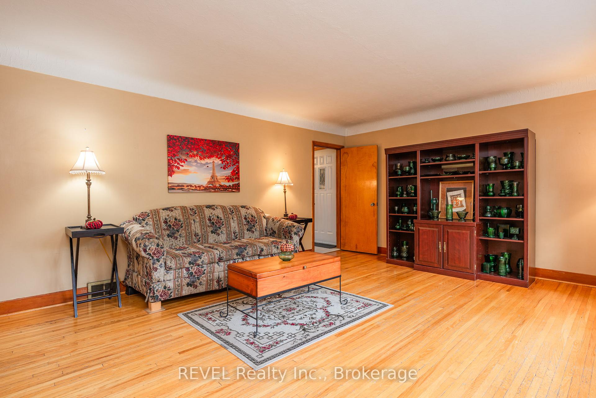 Photo 8 of 425 Geneva Street, St. Catharines, Lakeport — HOMEH