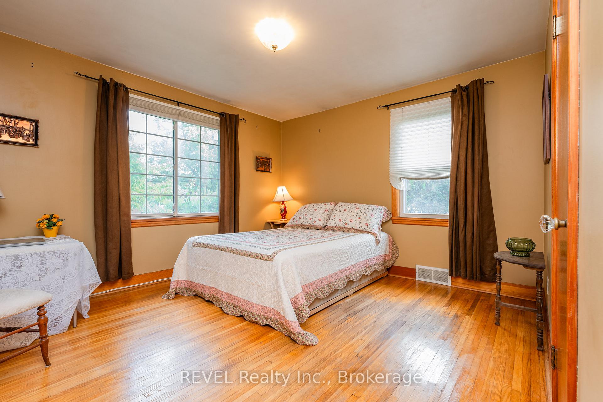 Photo 13 of 425 Geneva Street, St. Catharines, Lakeport — HOMEH