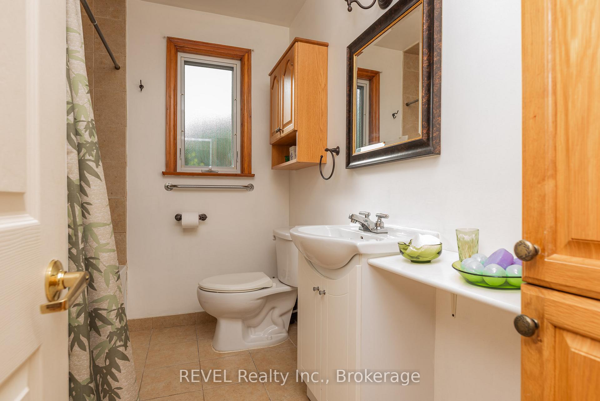Photo 14 of 425 Geneva Street, St. Catharines, Lakeport — HOMEH