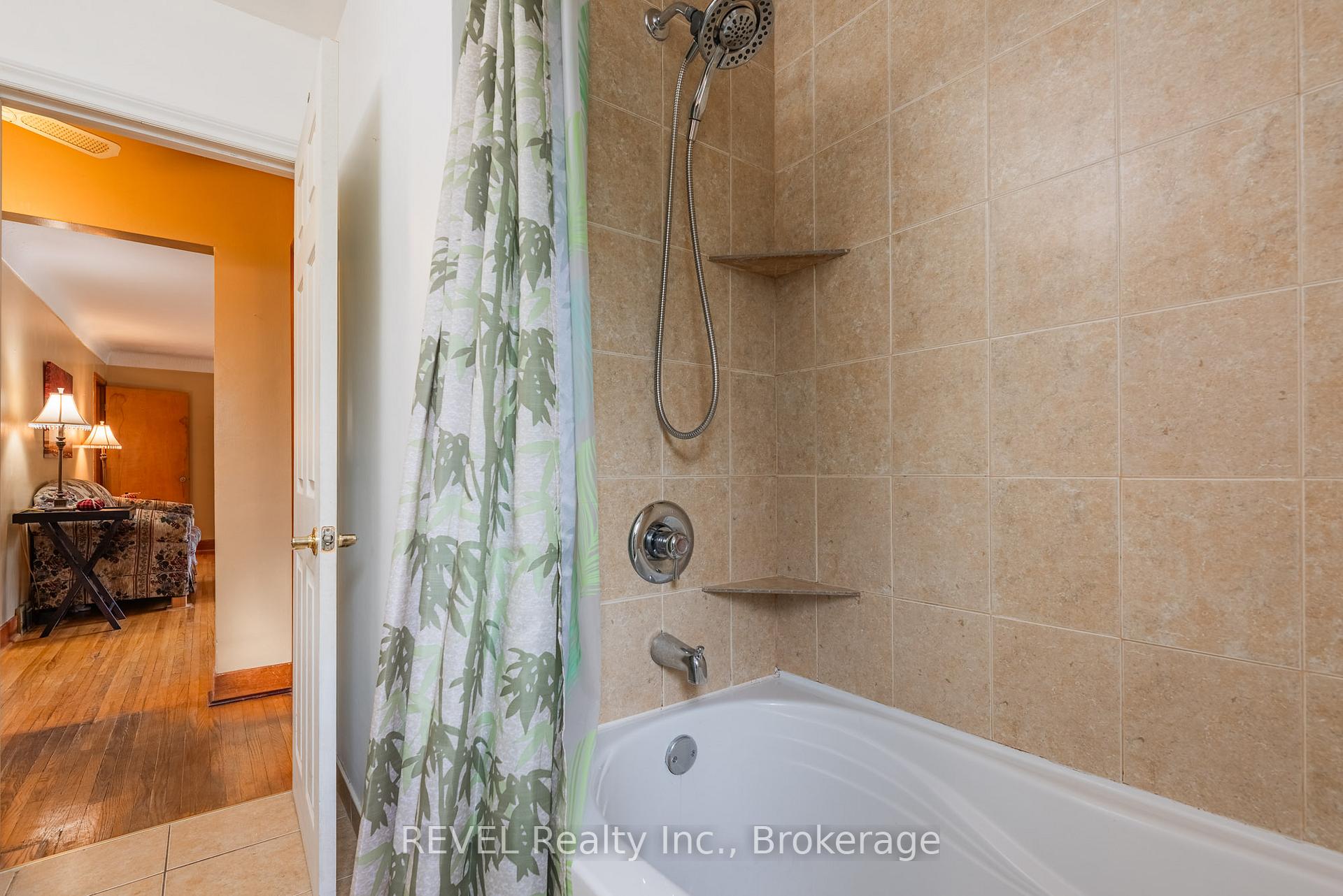 Photo 15 of 425 Geneva Street, St. Catharines, Lakeport — HOMEH