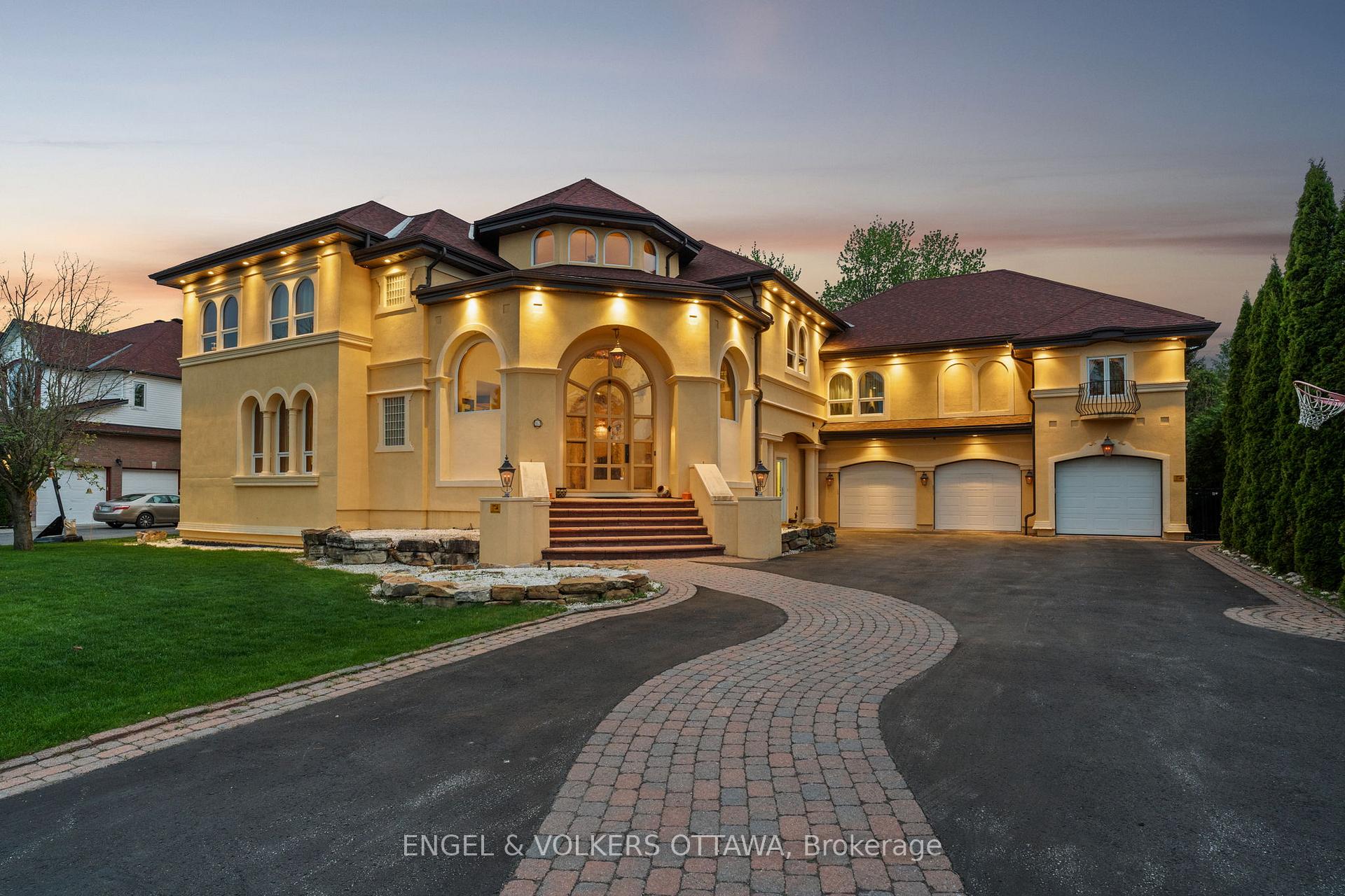 Front of 6 Cypress Gardens