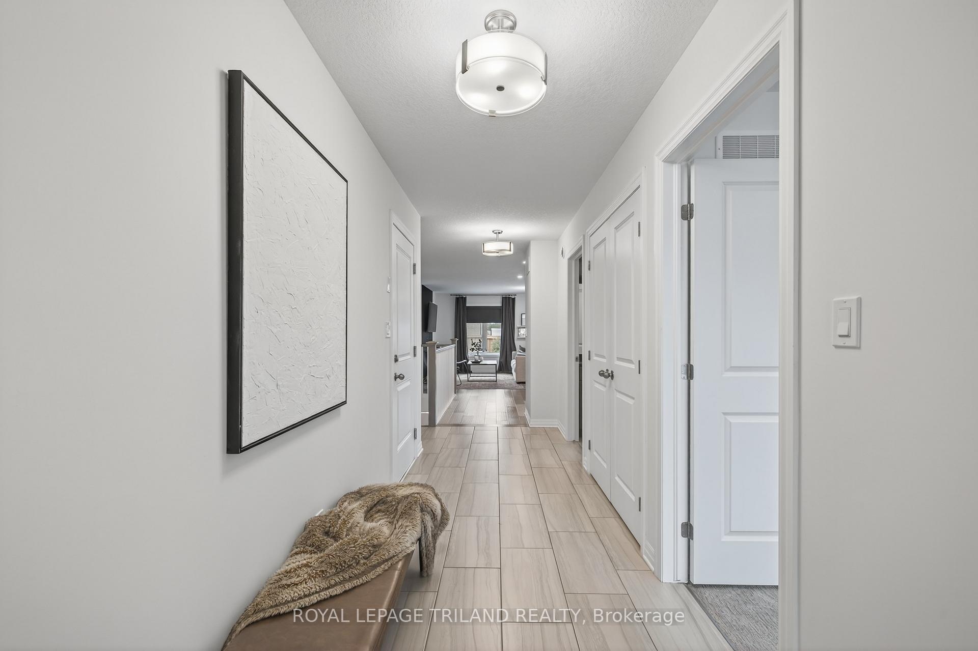 Photo 5 of 61 Ashberry Place, St. Thomas — HOMEH