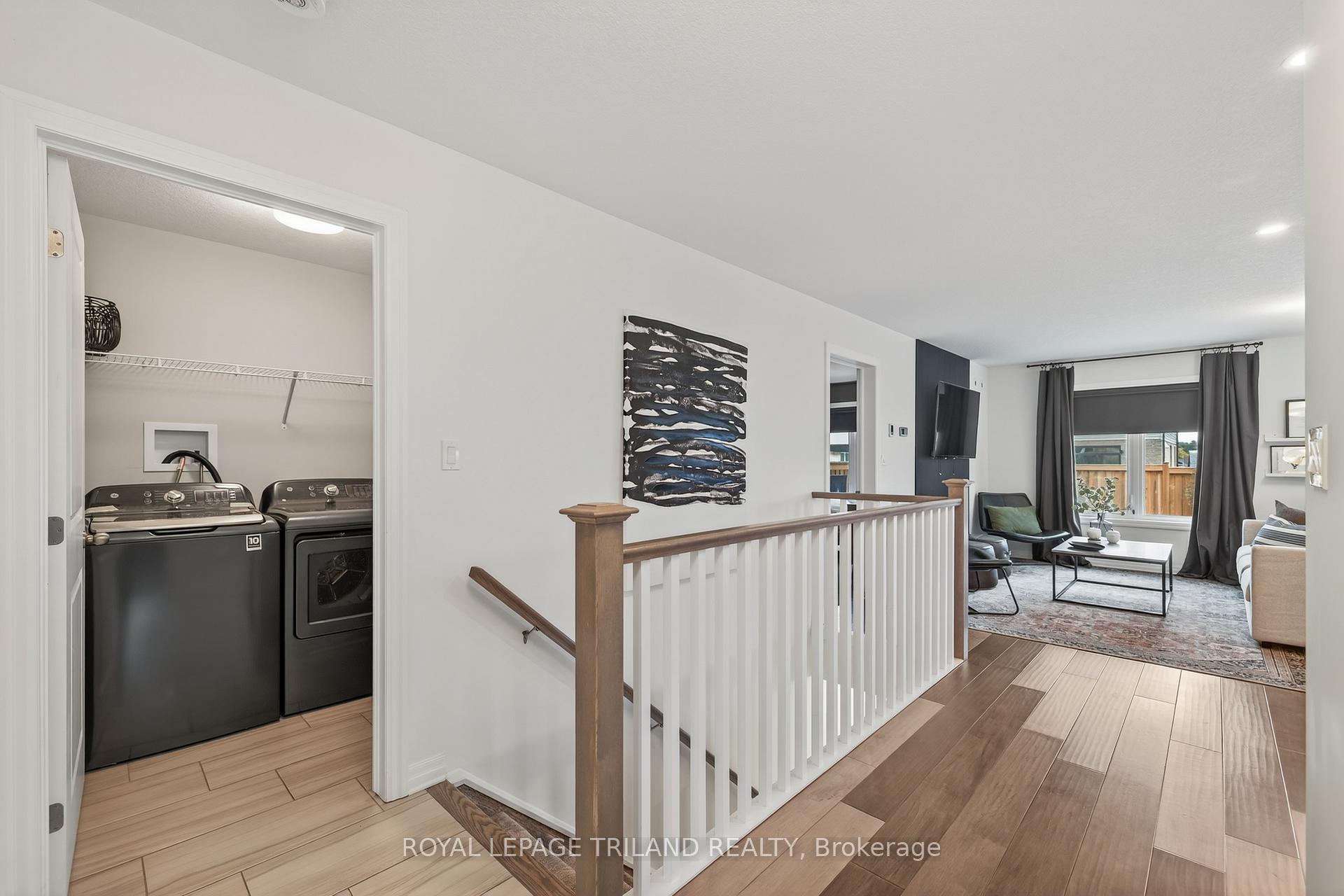 Photo 9 of 61 Ashberry Place, St. Thomas — HOMEH