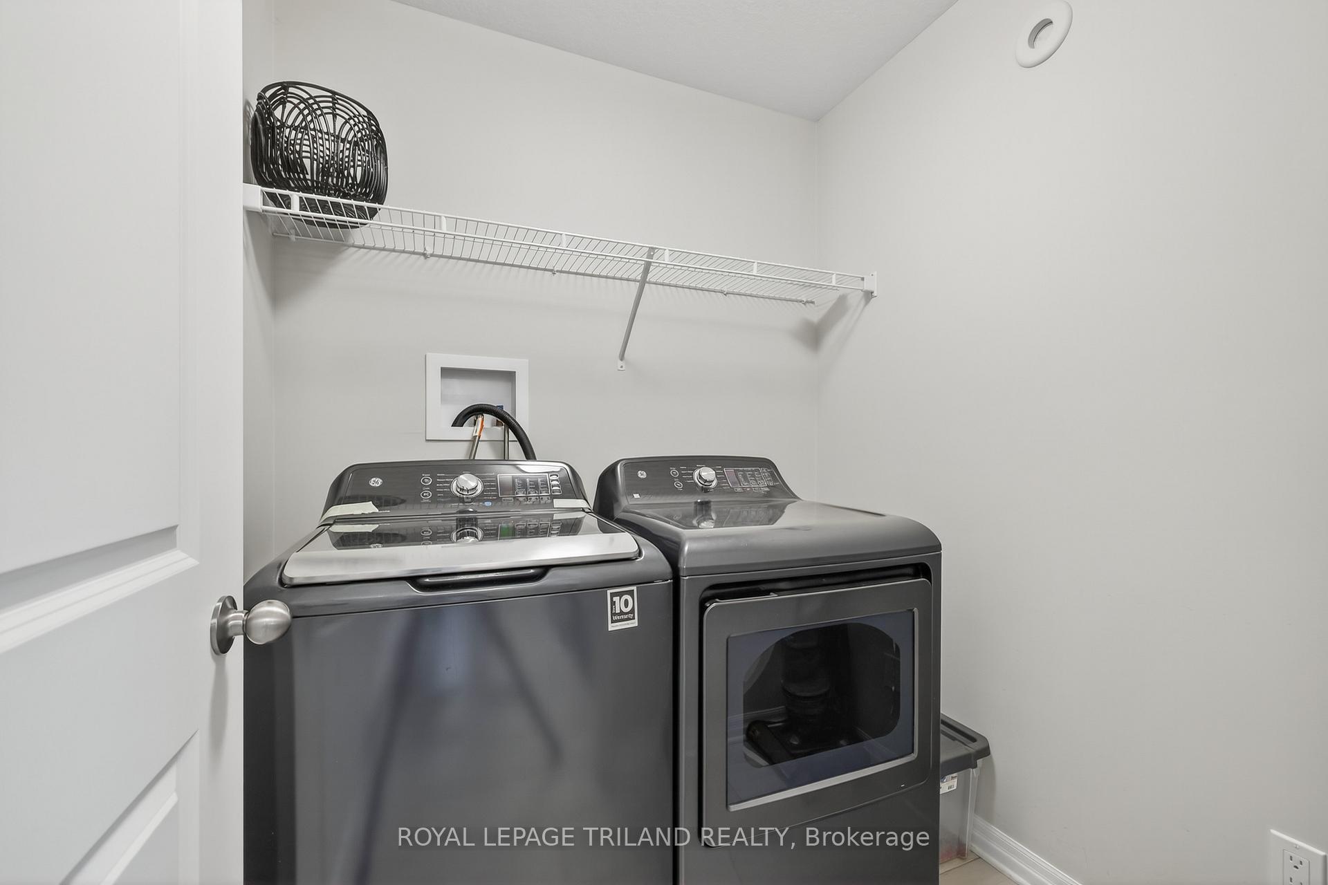 Photo 10 of 61 Ashberry Place, St. Thomas — HOMEH