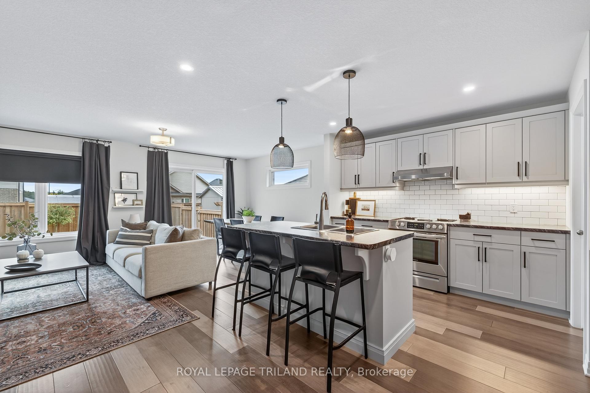 Photo 11 of 61 Ashberry Place, St. Thomas — HOMEH