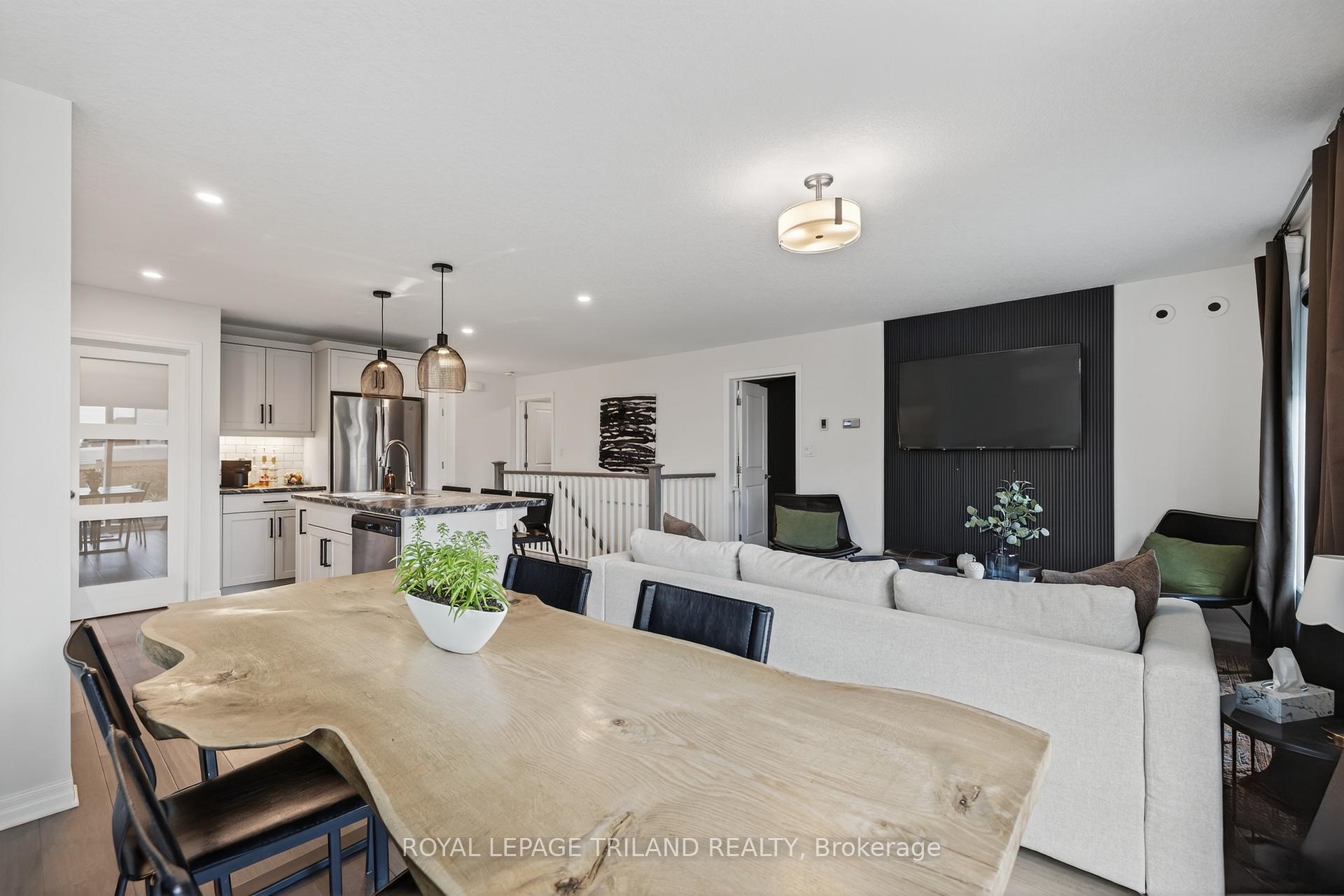 Photo 23 of 61 Ashberry Place, St. Thomas — HOMEH