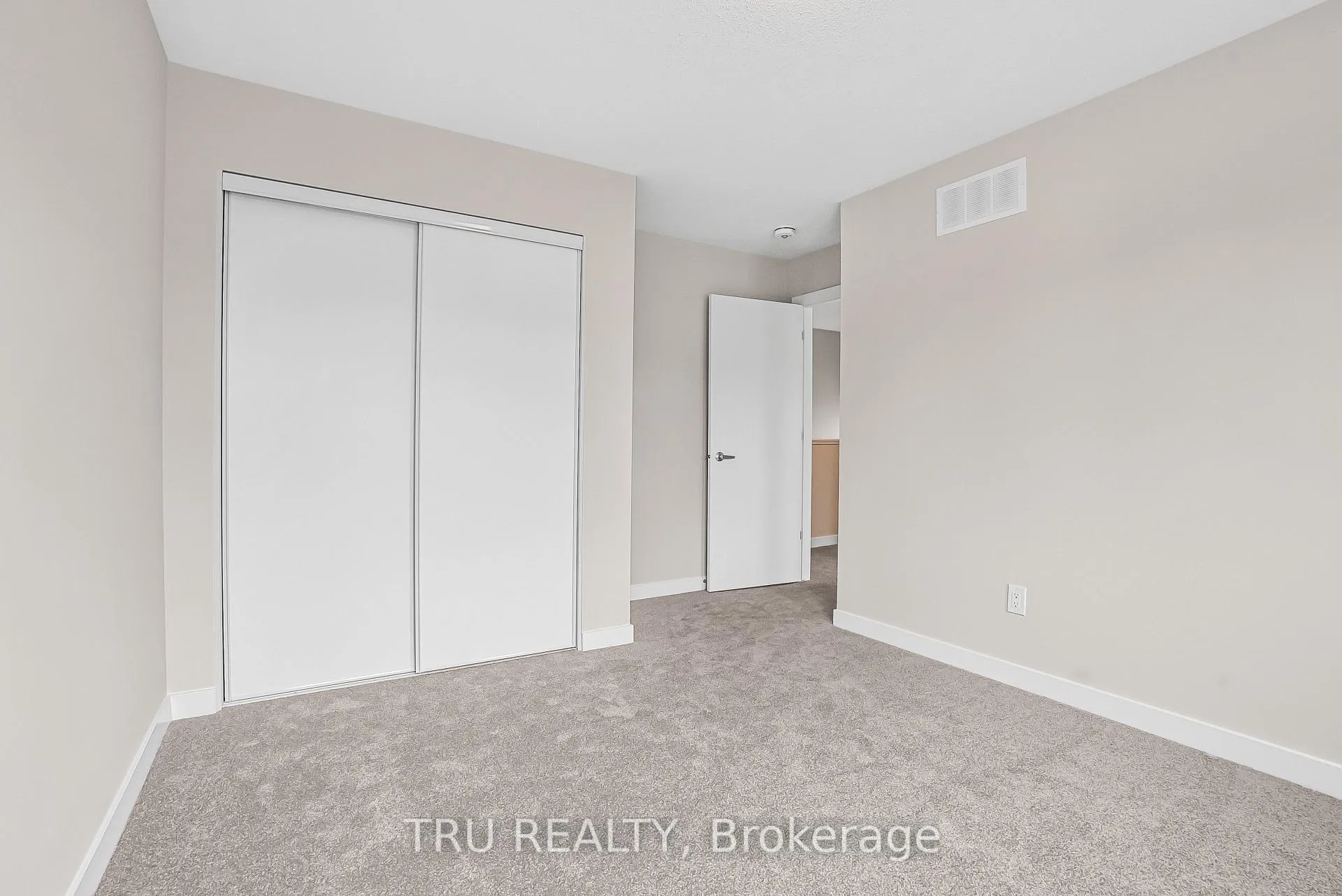 Photo 21 of 517 Oldenburg Avenue, Ottawa, Btwn Franktown Rd. & Fallowfield Rd. — HOMEH
