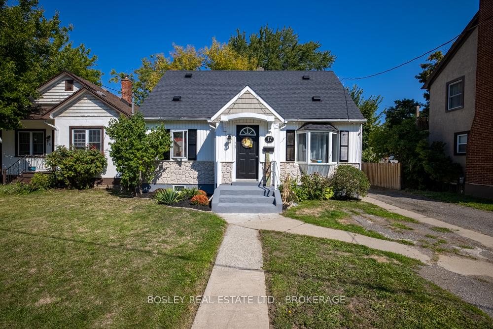 Photo 1 of 17 Mccalla Drive, St. Catharines, Fairview — HOMEH
