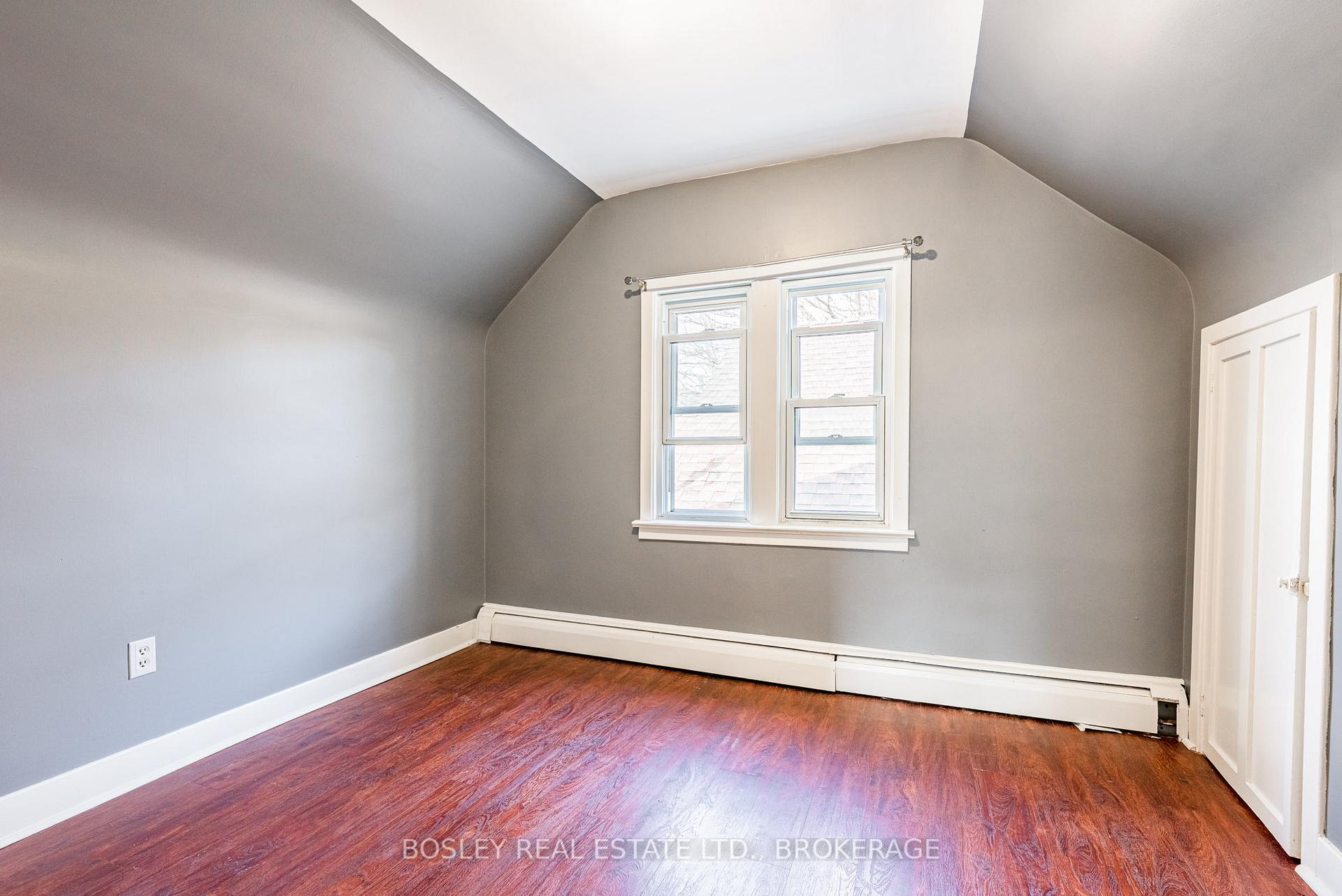 Photo 7 of 17 Mccalla Drive, St. Catharines, Fairview — HOMEH