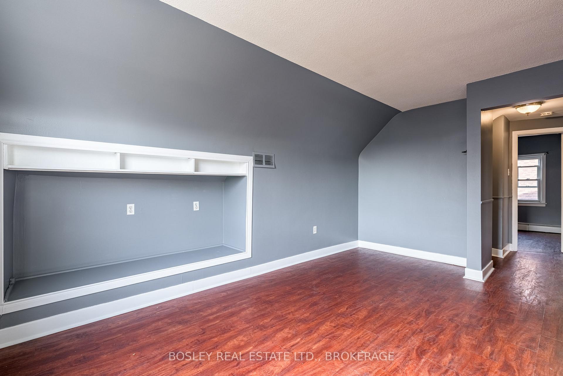 Photo 14 of 17 Mccalla Drive, St. Catharines, Fairview — HOMEH