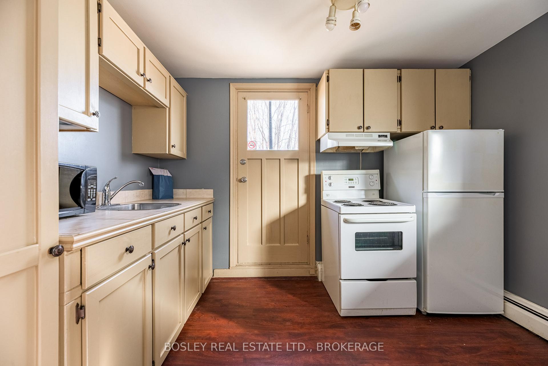 Photo 15 of 17 Mccalla Drive, St. Catharines, Fairview — HOMEH