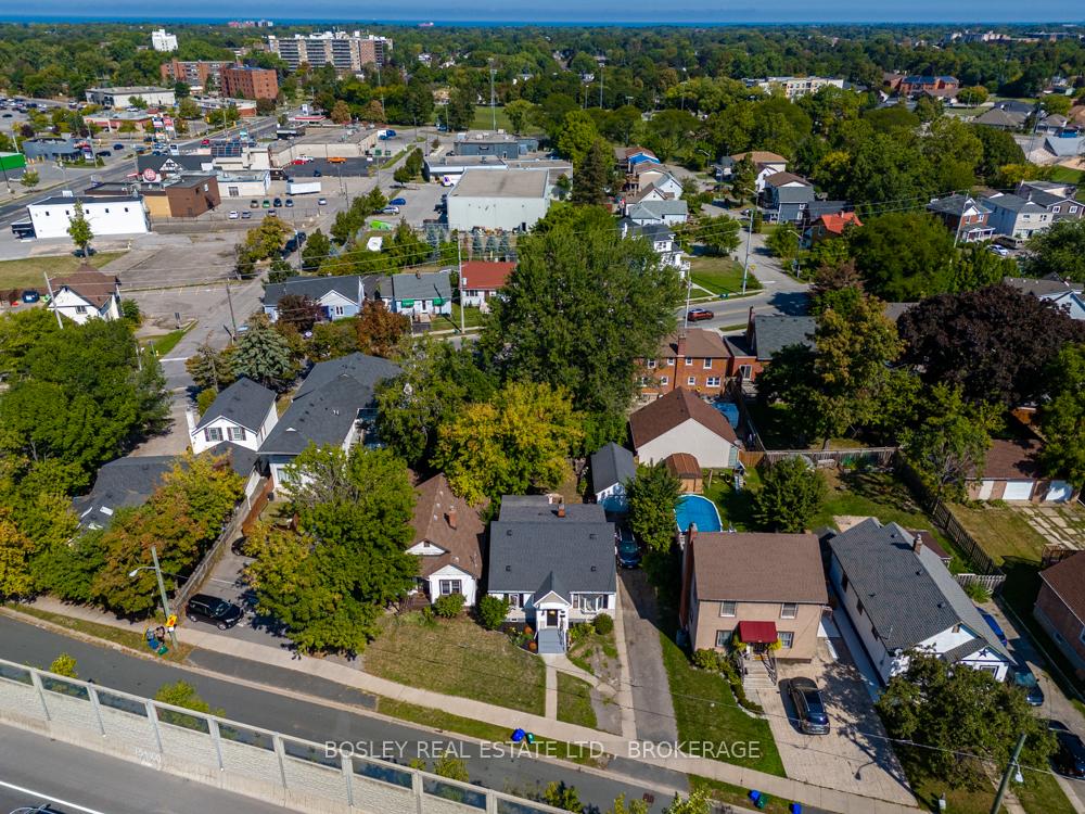 Photo 23 of 17 Mccalla Drive, St. Catharines, Fairview — HOMEH