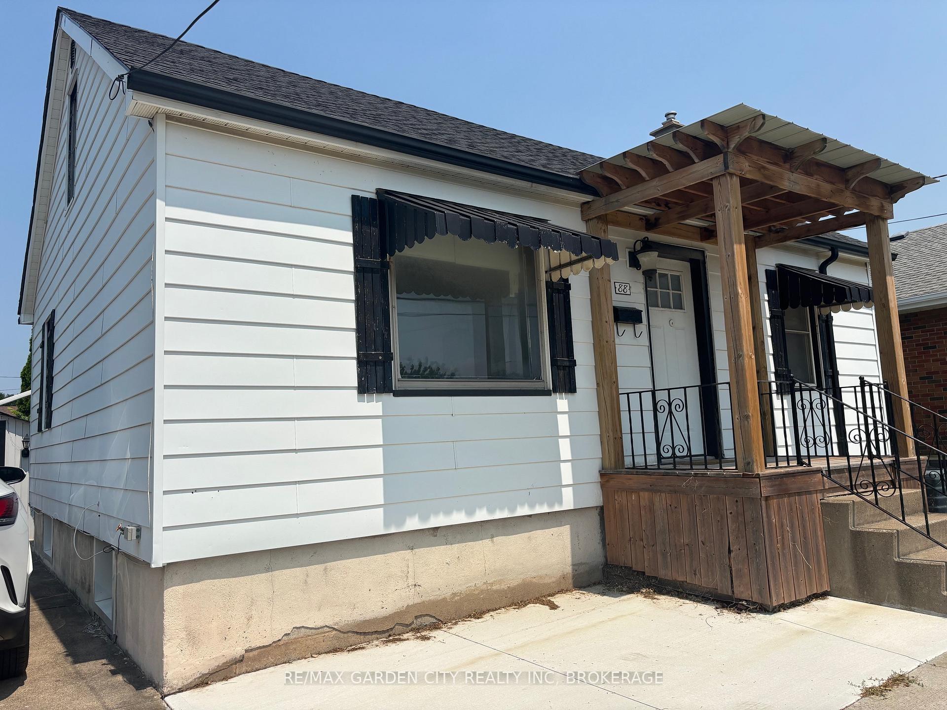 Photo 5 of Unit MAIN FLOOR, 88 St. Davids Road, St. Catharines, Burleigh Hill — HOMEH