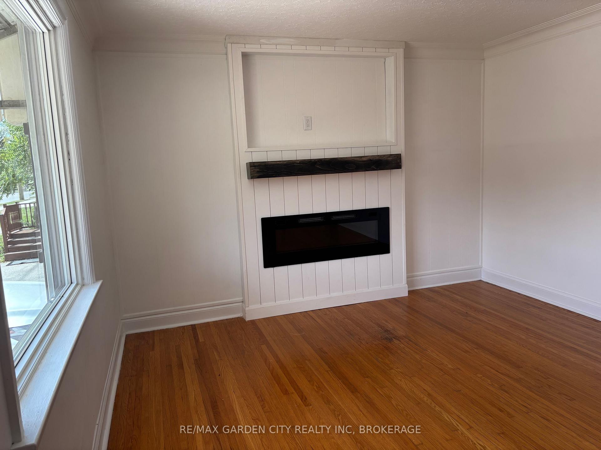 Photo 6 of Unit MAIN FLOOR, 88 St. Davids Road, St. Catharines, Burleigh Hill — HOMEH