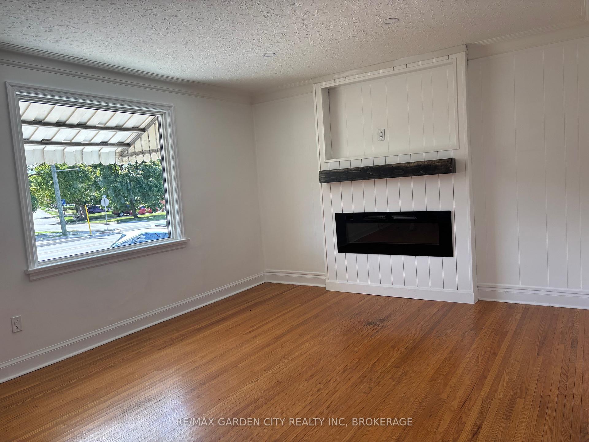 Photo 7 of Unit MAIN FLOOR, 88 St. Davids Road, St. Catharines, Burleigh Hill — HOMEH