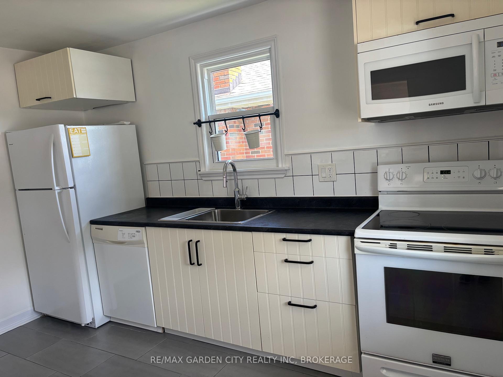 Photo 9 of Unit MAIN FLOOR, 88 St. Davids Road, St. Catharines, Burleigh Hill — HOMEH