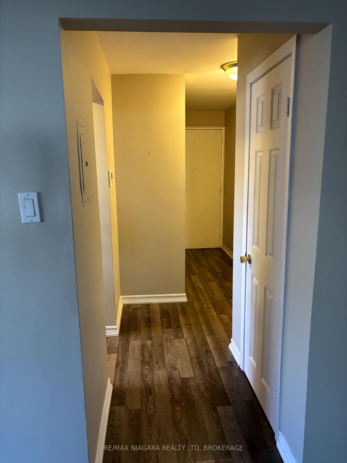 Photo 6 of 17 Simcoe Street, St. Catharines, Port Dalhousie — HOMEH