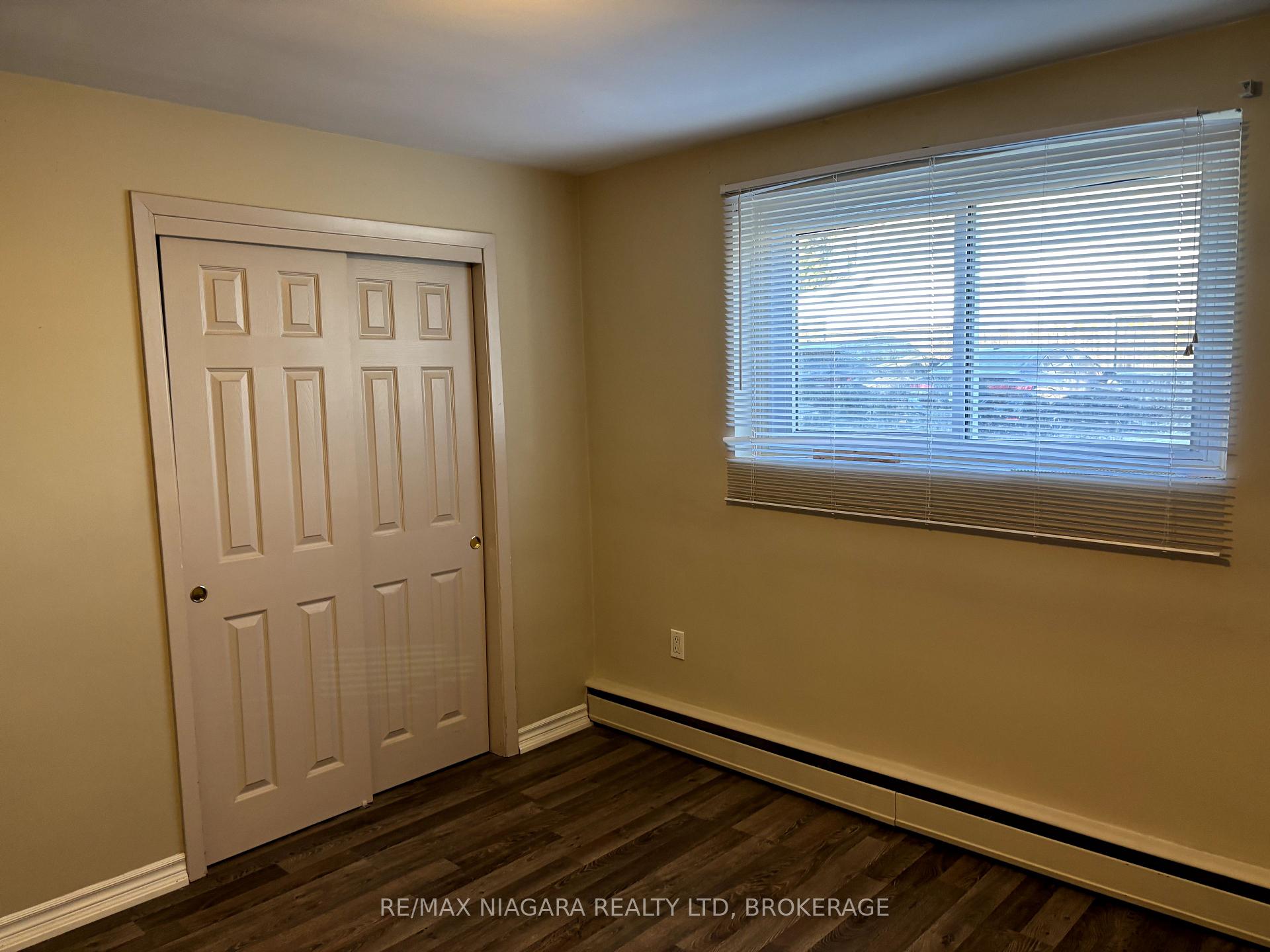 Photo 9 of 17 Simcoe Street, St. Catharines, Port Dalhousie — HOMEH