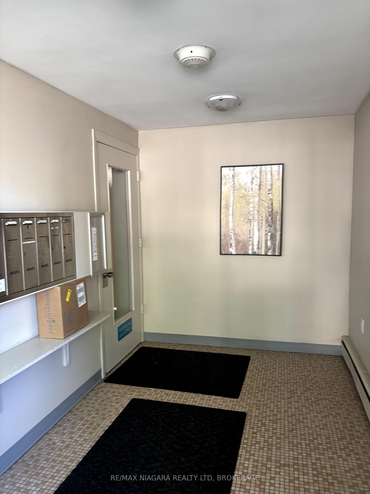 Photo 13 of 17 Simcoe Street, St. Catharines, Port Dalhousie — HOMEH