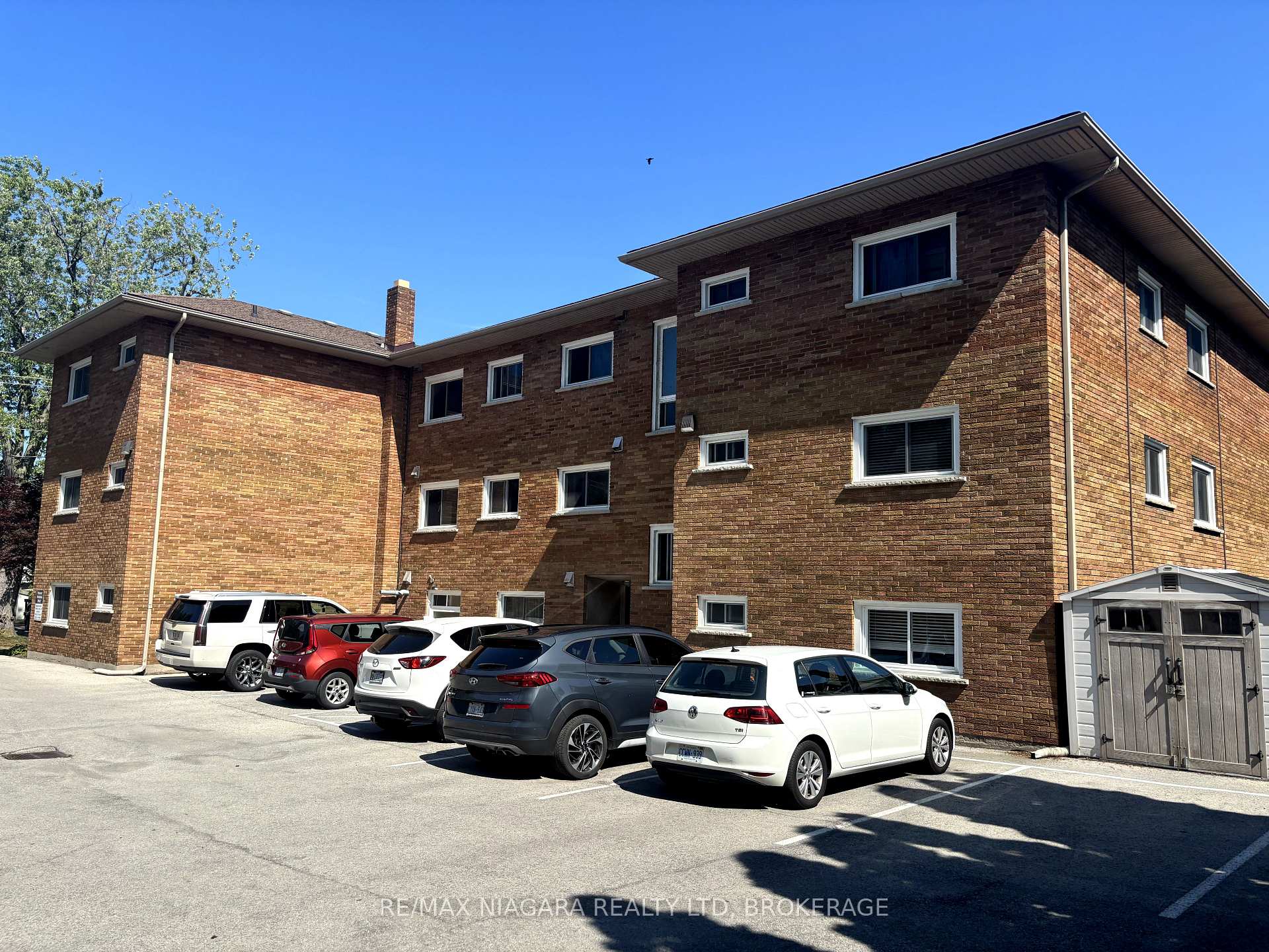 Photo 14 of 17 Simcoe Street, St. Catharines, Port Dalhousie — HOMEH