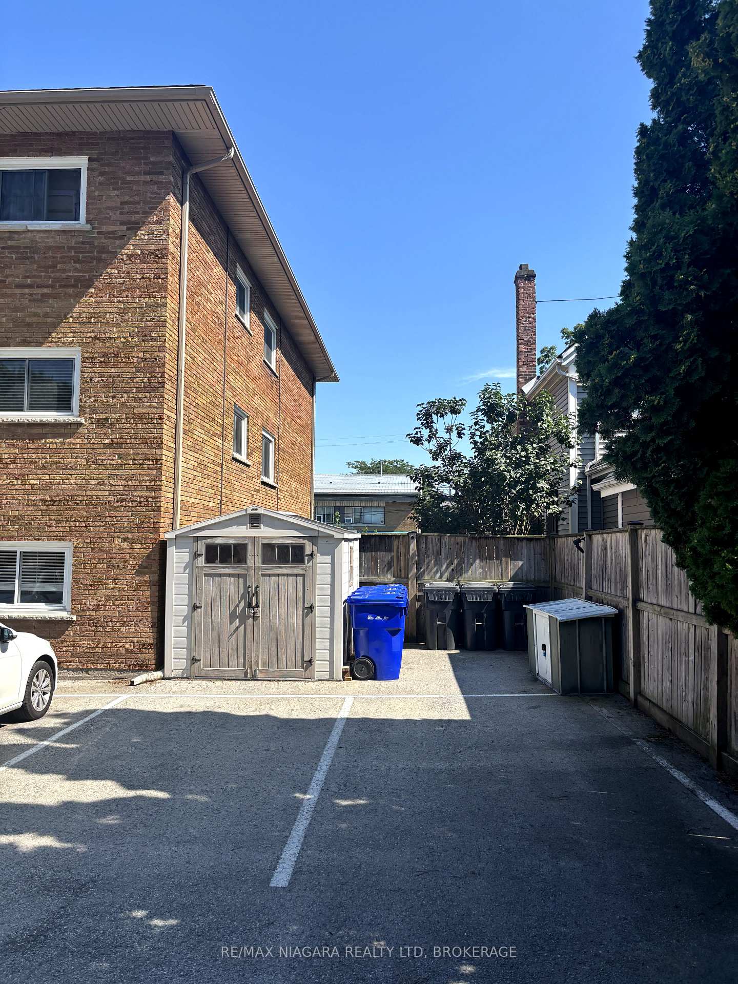 Photo 16 of 17 Simcoe Street, St. Catharines, Port Dalhousie — HOMEH