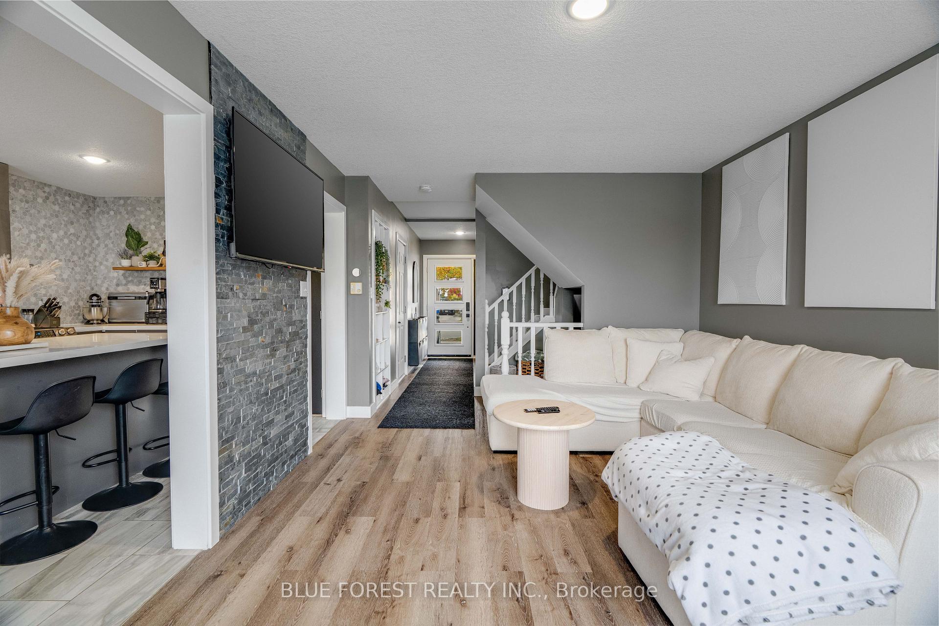 Photo 5 of 24 Peach Tree Boulevard, St. Thomas — HOMEH