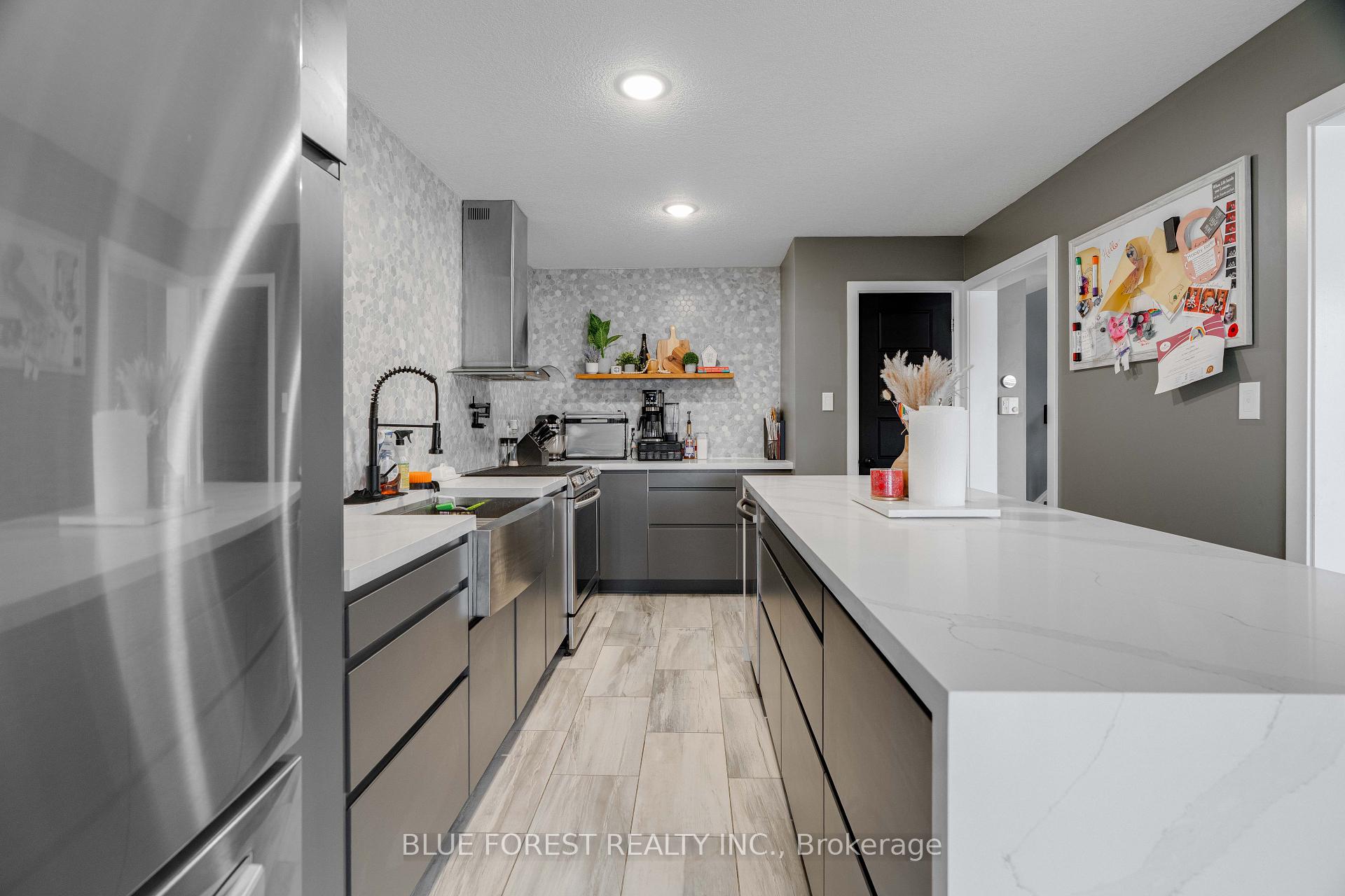 Photo 7 of 24 Peach Tree Boulevard, St. Thomas — HOMEH