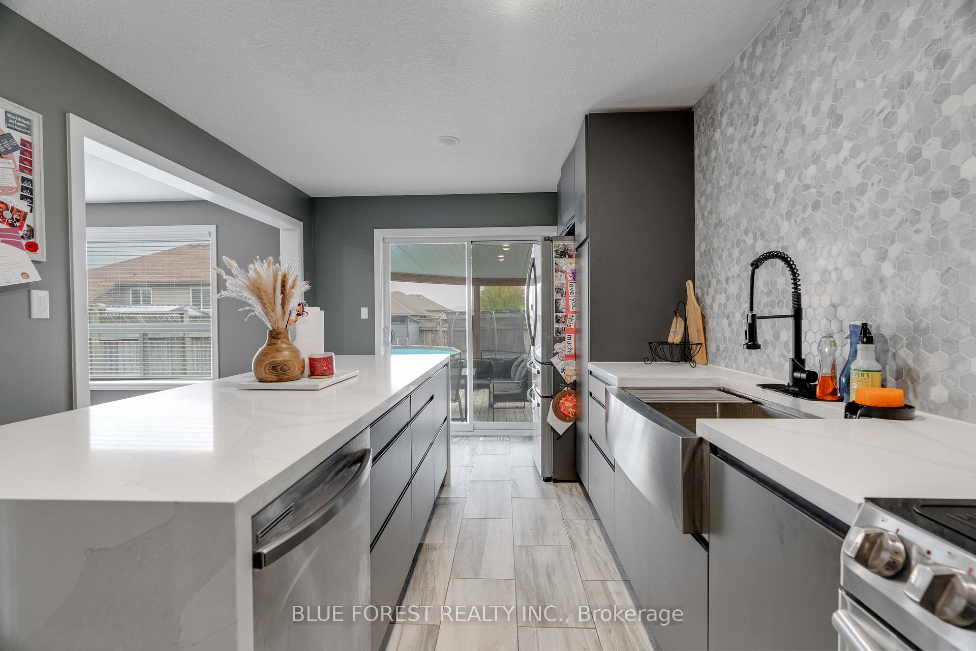Photo 10 of 24 Peach Tree Boulevard, St. Thomas — HOMEH