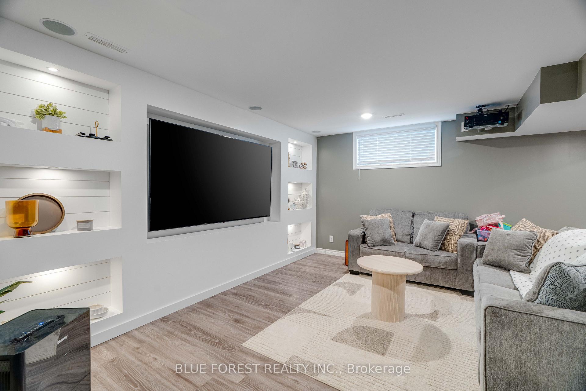 Photo 12 of 24 Peach Tree Boulevard, St. Thomas — HOMEH