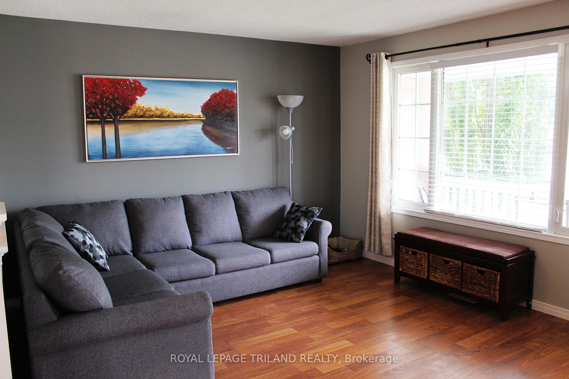 Photo 2 of 43 Axford Parkway, St. Thomas — HOMEH