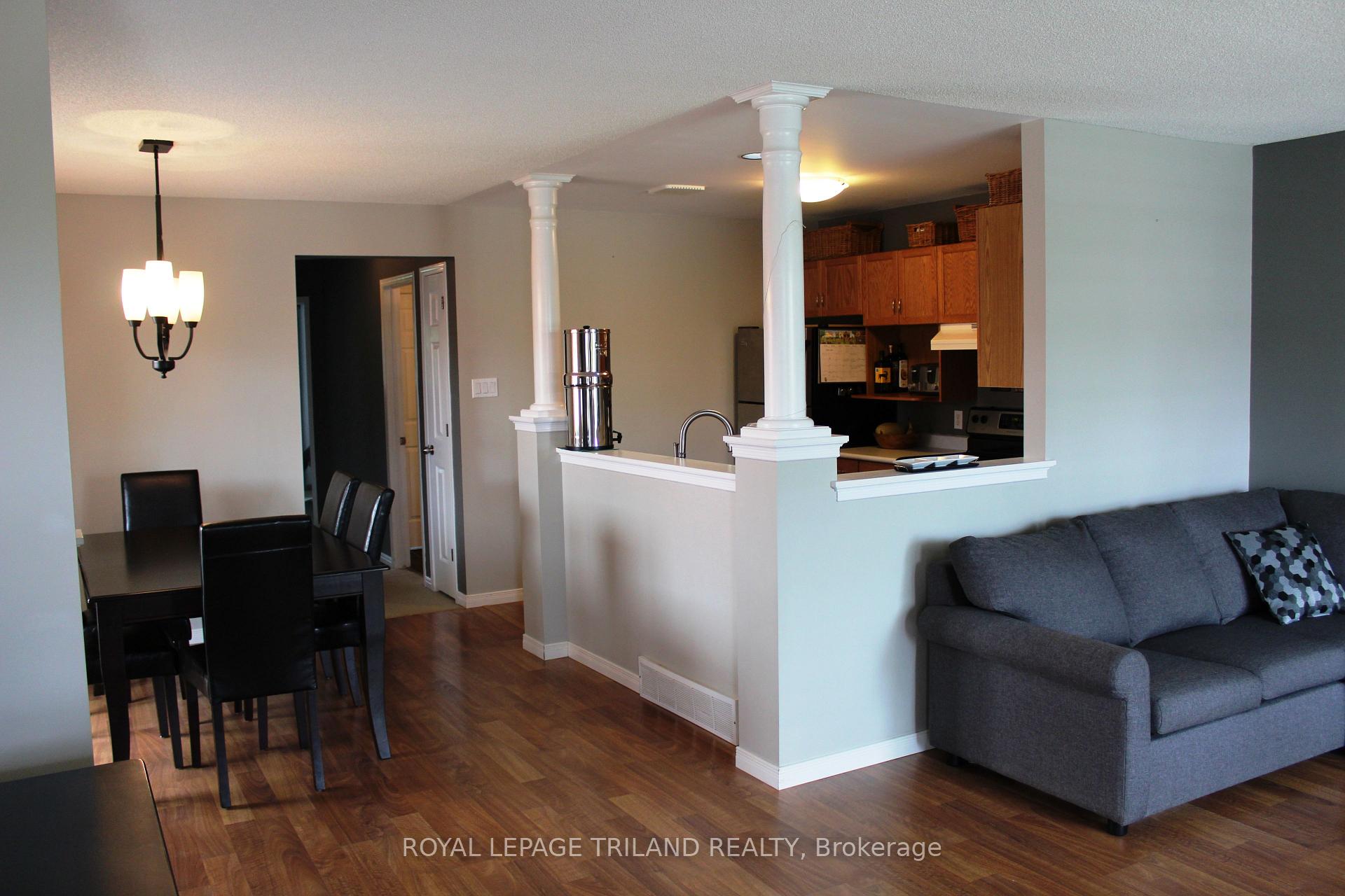Photo 3 of 43 Axford Parkway, St. Thomas — HOMEH