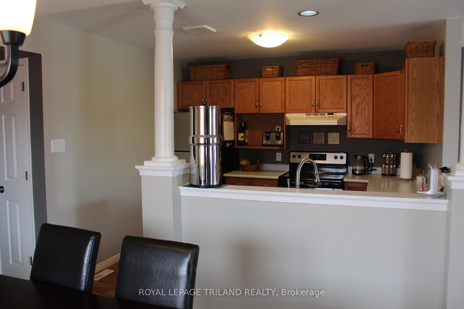 Photo 4 of 43 Axford Parkway, St. Thomas — HOMEH
