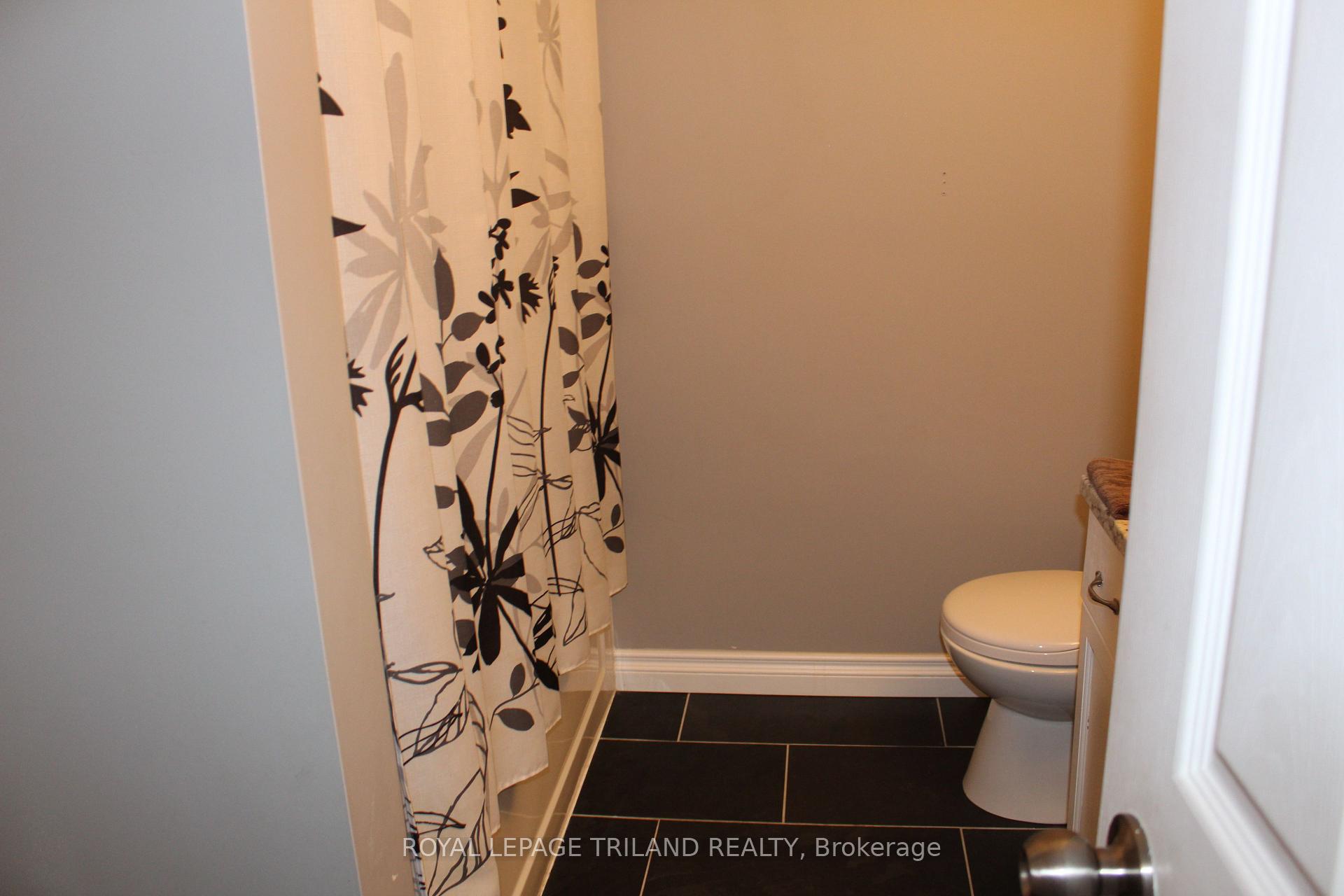 Photo 9 of 43 Axford Parkway, St. Thomas — HOMEH