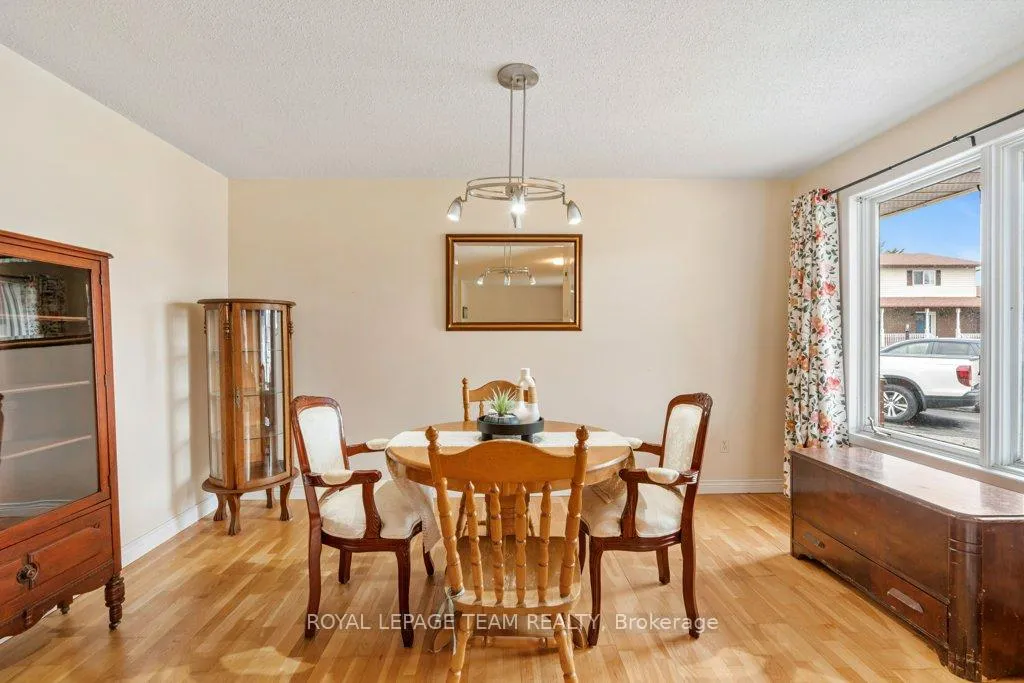 Photo 7 of 504 Quart Court, North Dundas, Winchester — HOMEH