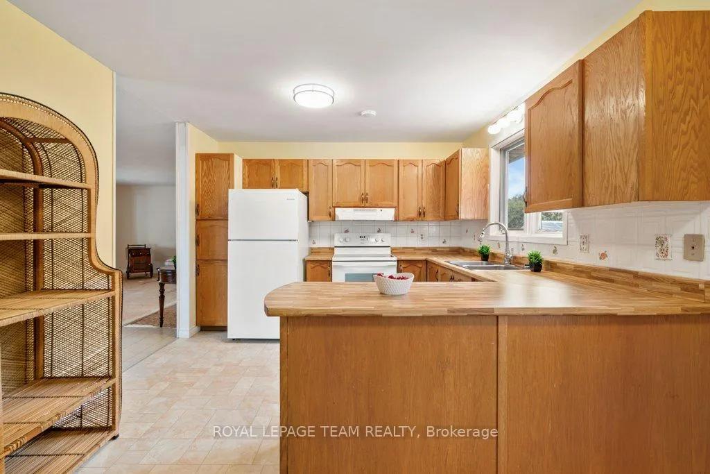 Photo 15 of 504 Quart Court, North Dundas, Winchester — HOMEH