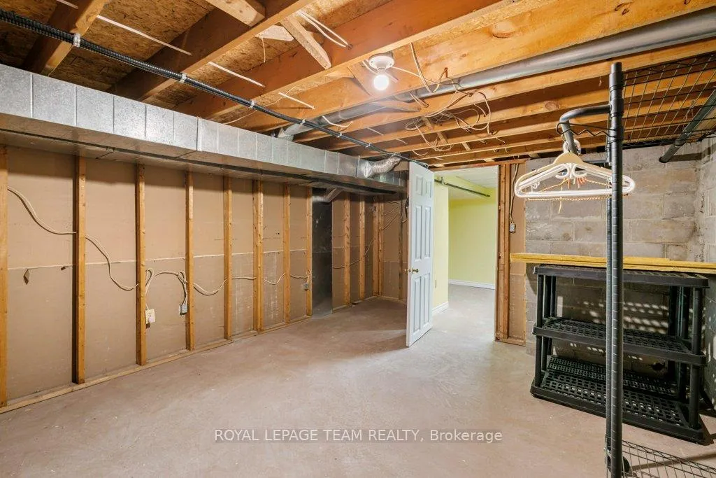 Photo 31 of 504 Quart Court, North Dundas, Winchester — HOMEH
