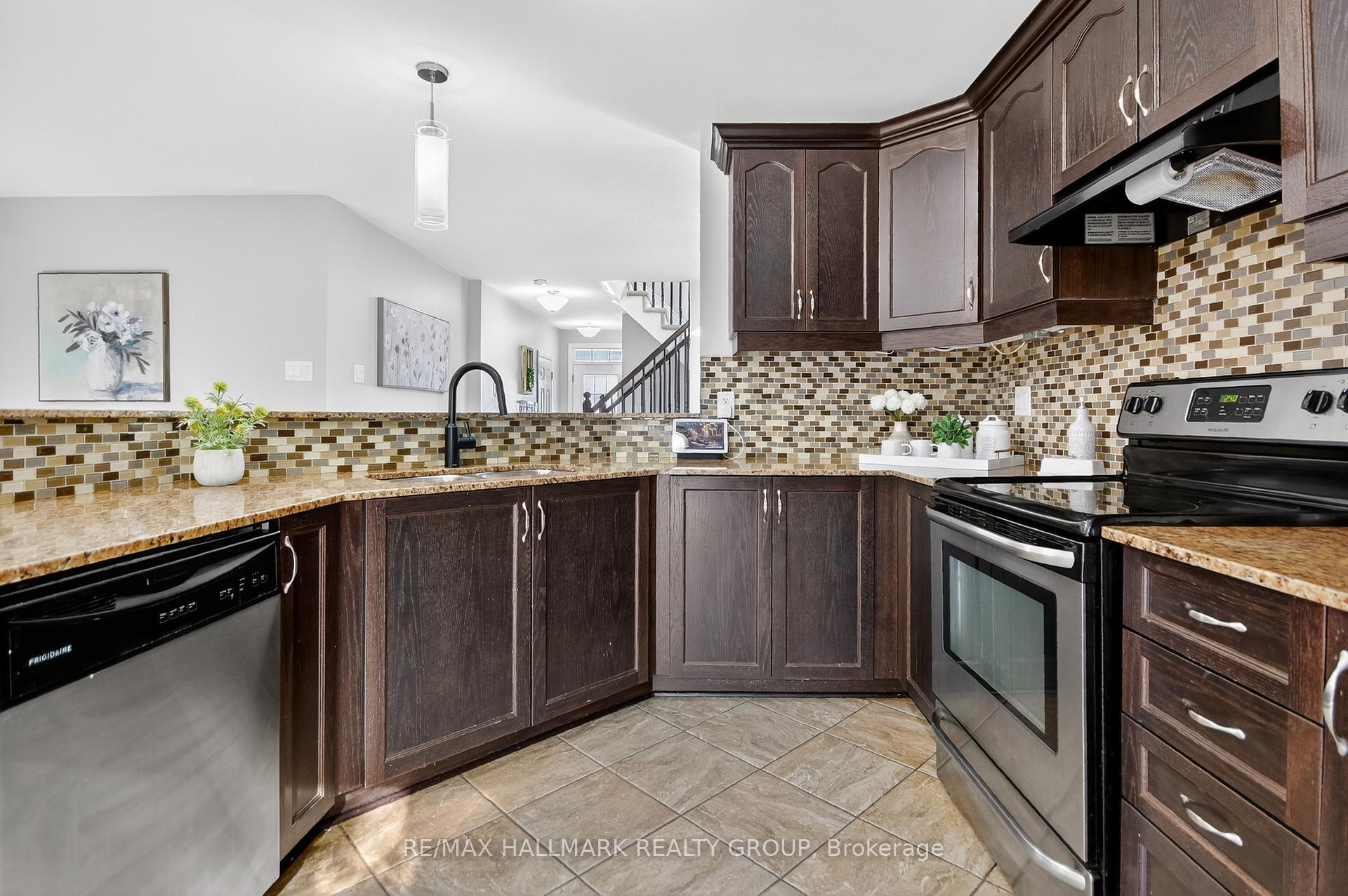 Photo 11 of 125 Maestro Avenue, Ottawa, Stittsville (North) — HOMEH