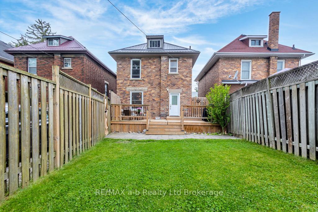 Photo 4 of 33 Stanley Street, St. Thomas — HOMEH