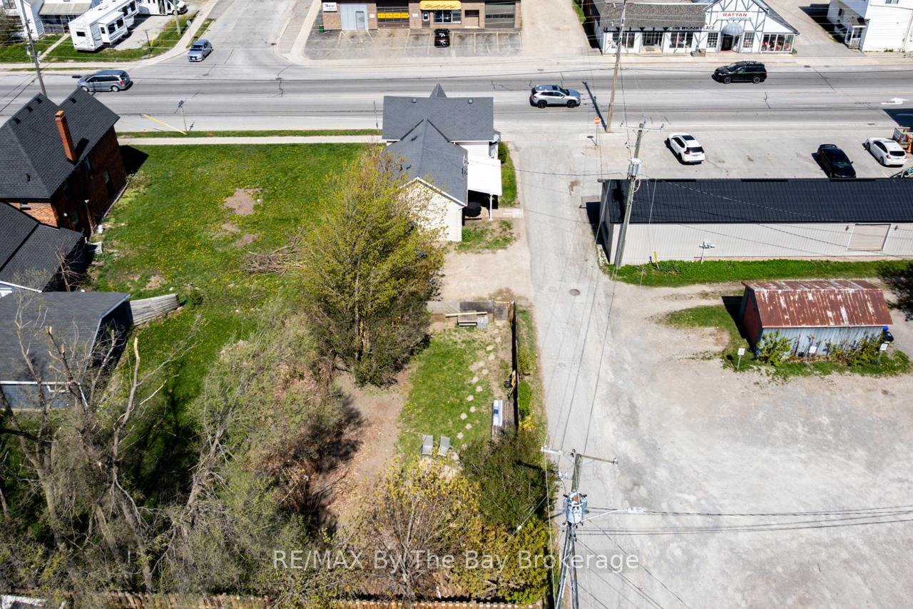 Photo 29 of 16 Yonge Street N, Springwater, Elmvale — HOMEH