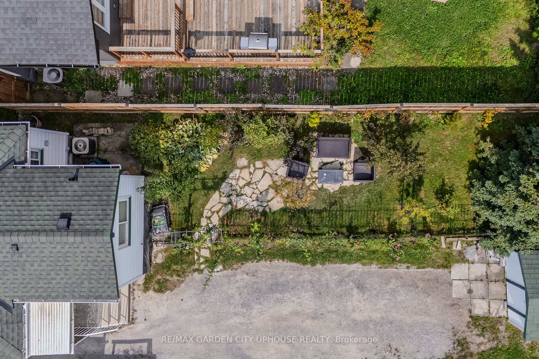 Photo 17 of 42 Grantham Avenue S, St. Catharines, E. Chester — HOMEH