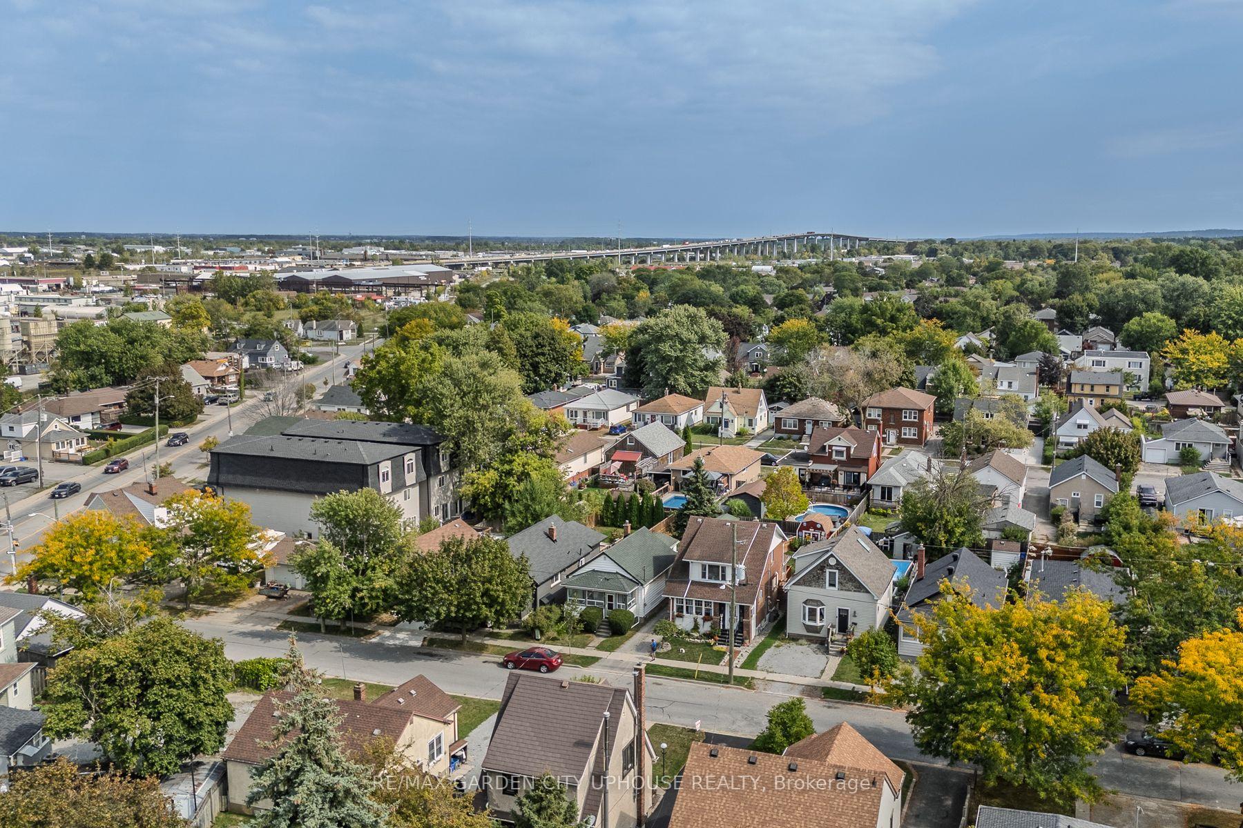Photo 19 of 42 Grantham Avenue S, St. Catharines, E. Chester — HOMEH