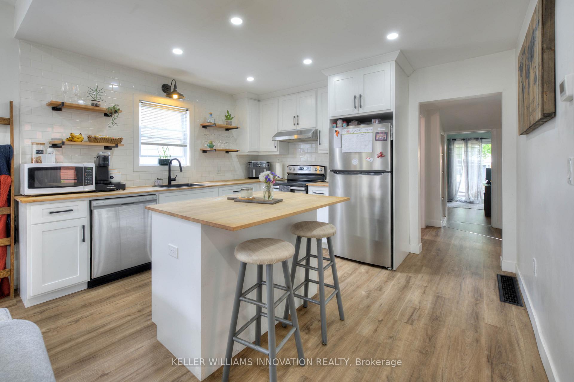 Photo 1 of 43 Elizabeth Street, St. Thomas — HOMEH