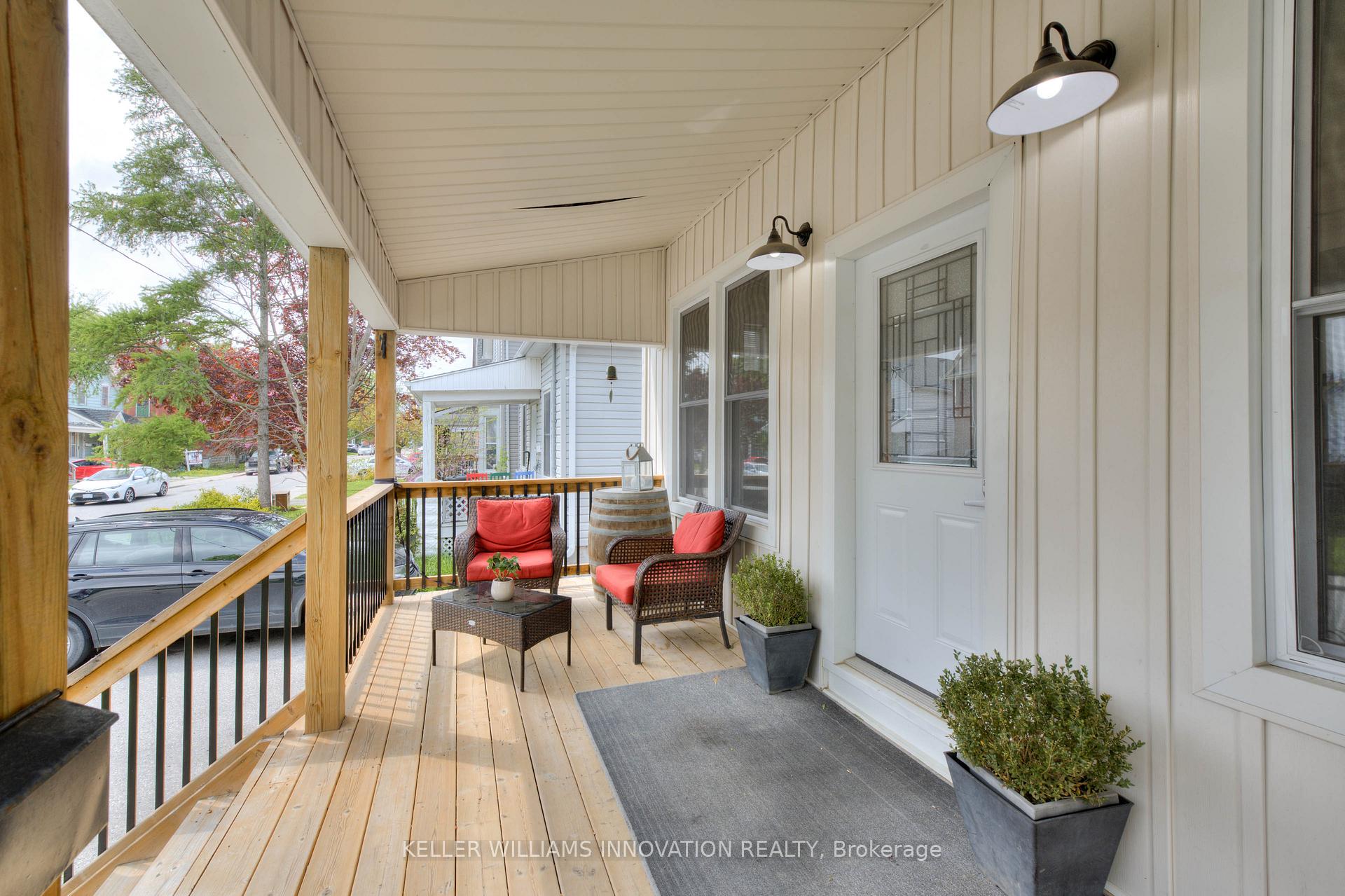 Photo 3 of 43 Elizabeth Street, St. Thomas — HOMEH