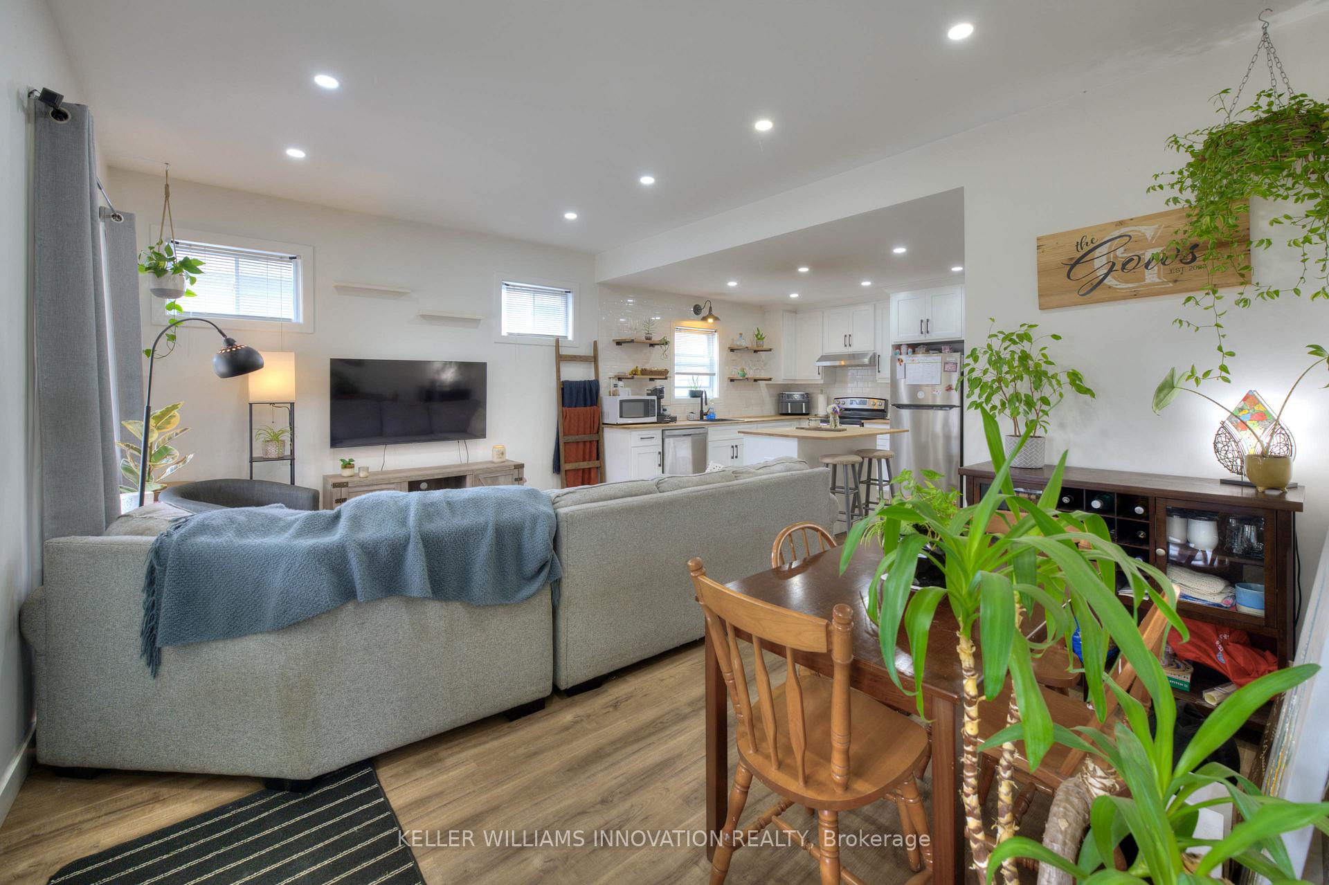 Photo 5 of 43 Elizabeth Street, St. Thomas — HOMEH