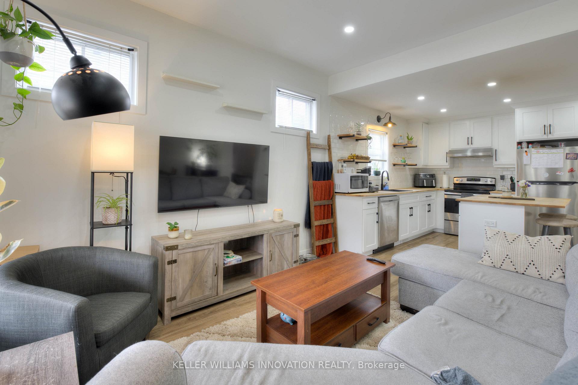 Photo 6 of 43 Elizabeth Street, St. Thomas — HOMEH
