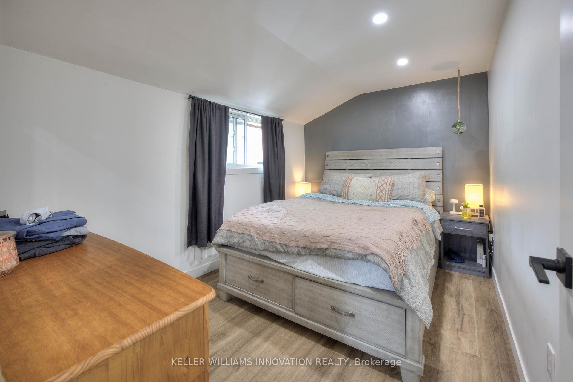 Photo 14 of 43 Elizabeth Street, St. Thomas — HOMEH