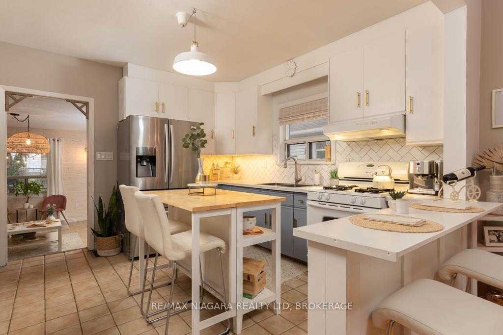 Photo 15 of 26 Hazel Street, St. Catharines, Burleigh Hill — HOMEH