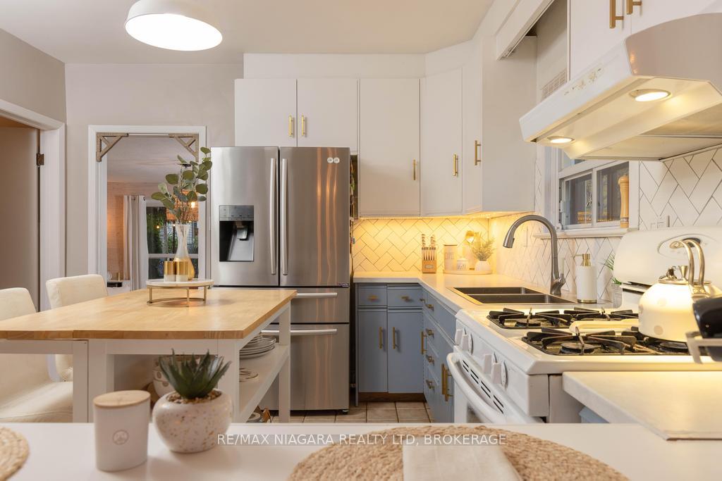 Photo 16 of 26 Hazel Street, St. Catharines, Burleigh Hill — HOMEH