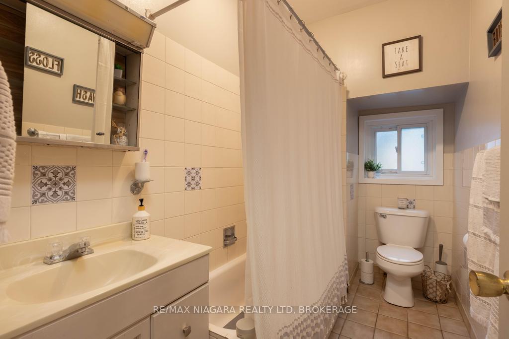 Photo 17 of 26 Hazel Street, St. Catharines, Burleigh Hill — HOMEH