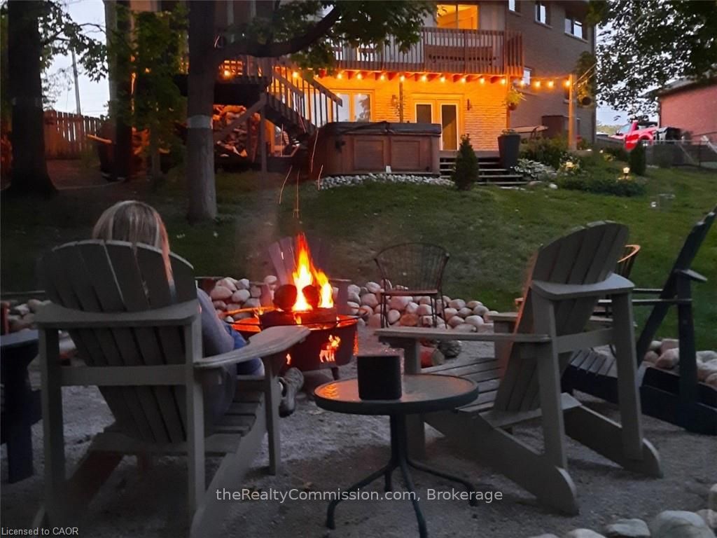 Photo 2 of 9 Doran Road, Springwater, Midhurst — HOMEH